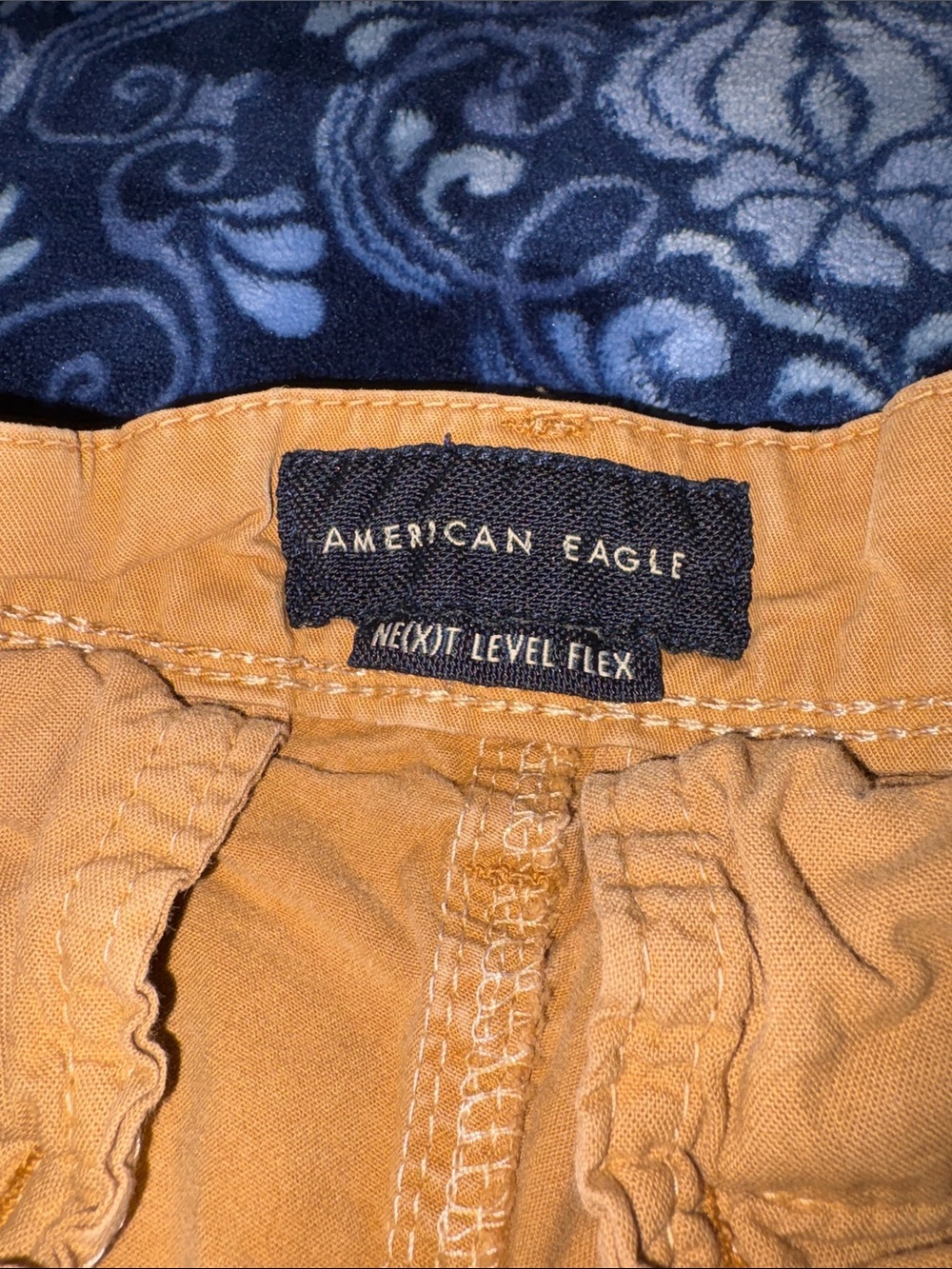 Men's Classic Chino Pants in Khaki Small Call out - Picture 7 of 12